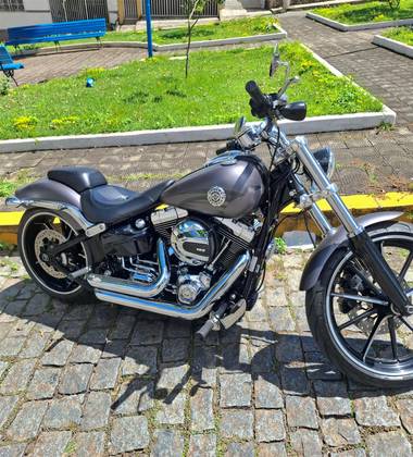 HARLEY-DAVIDSON SOFTAIL BREAKOUT 